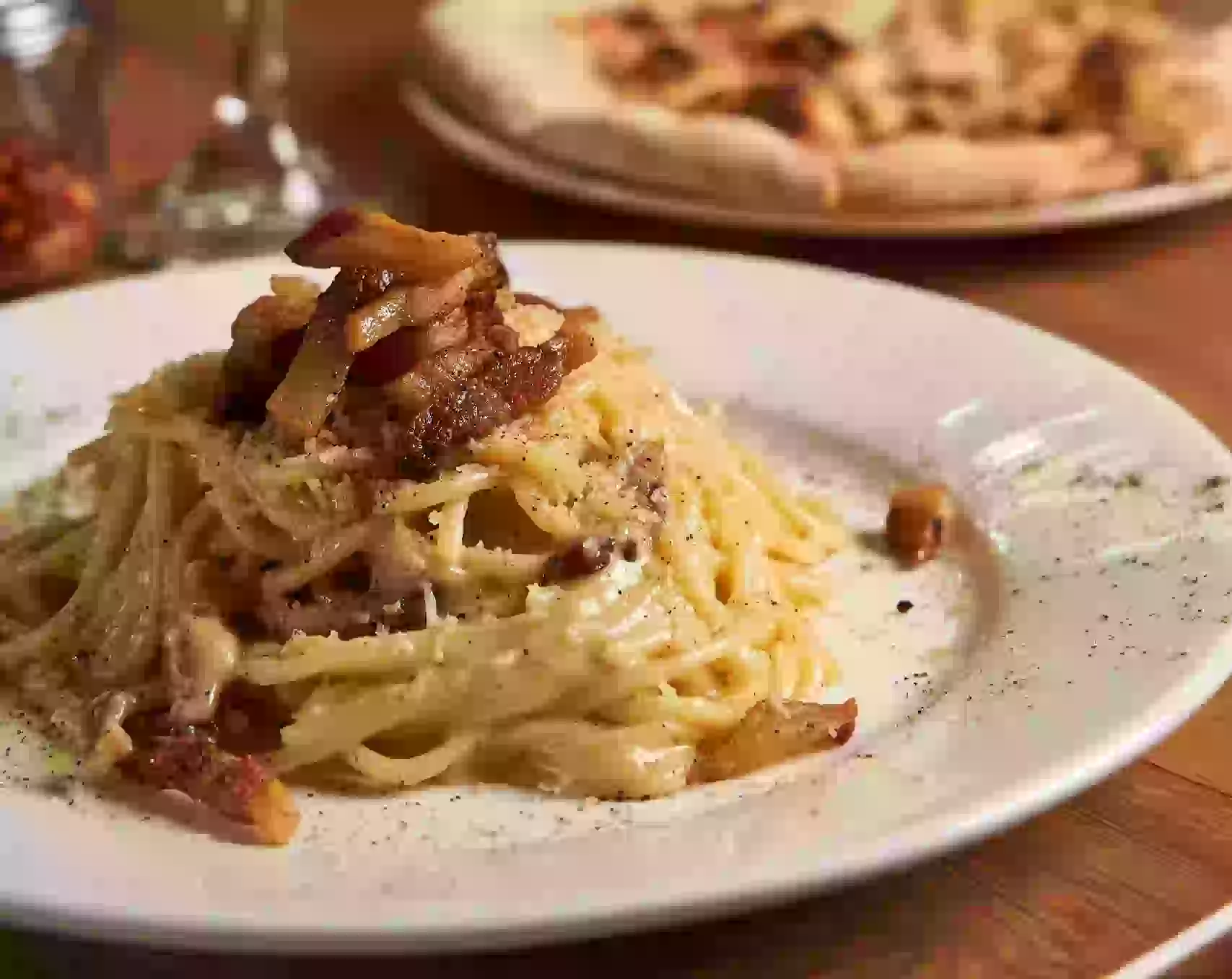 Spaghetti alla Carbonara con guanciale y pecorino