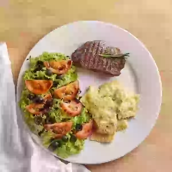Beef sirloin in red wine with ricotta and spinach ravioli
